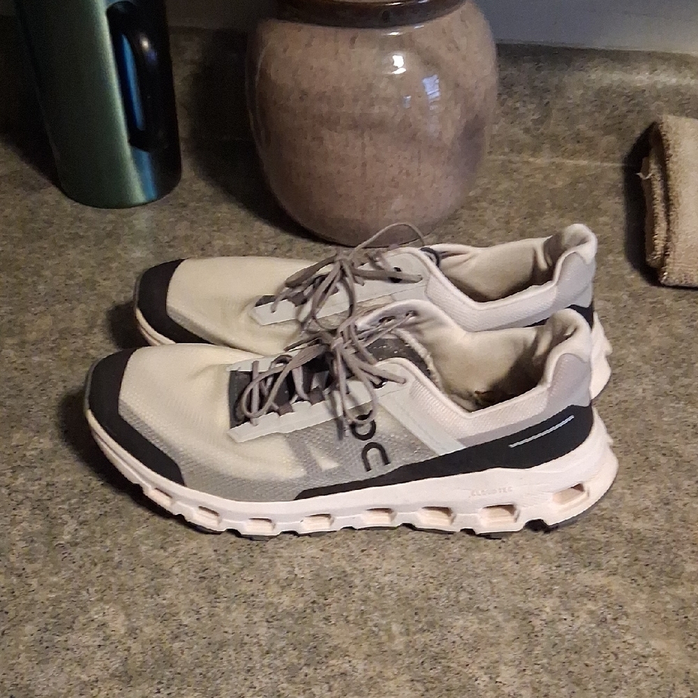 On Running Men's White and Gray Athletic Shoes